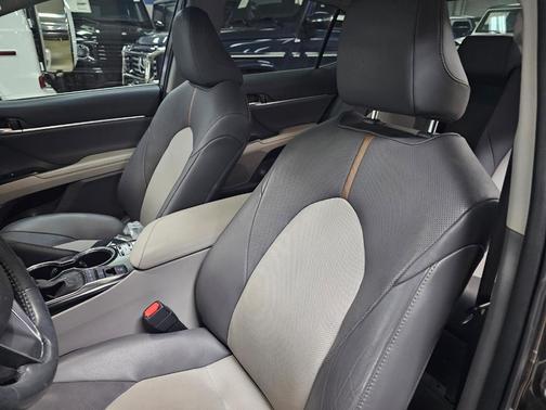 2020 Toyota Camry XLE V6