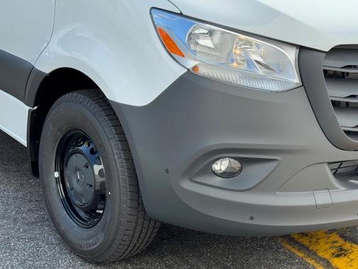 2025 Mercedes-Benz Sprinter 2500 144 WB Standard Roof Crew