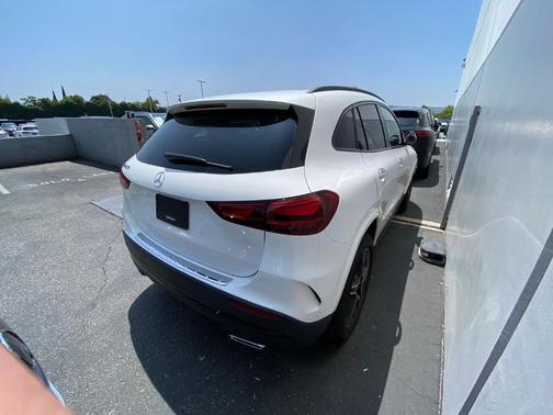 Polar White 2025 Mercedes-Benz GLA 250 Base