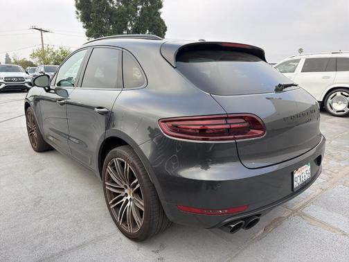 Volcano Grey Metallic 2018 Porsche Macan GTS