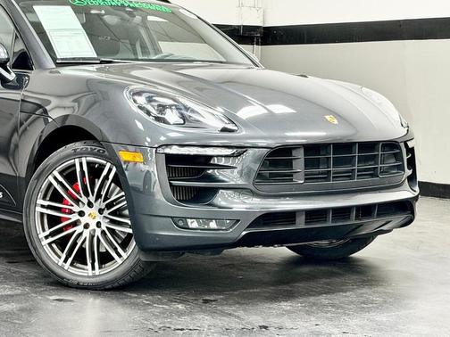 Volcano Grey Metallic 2018 Porsche Macan GTS