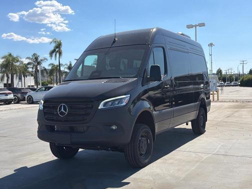 2026 Mercedes-Benz Sprinter 2500 144 WB Standard Roof Passenger