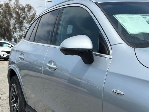 2025 Mercedes-Benz GLC 350e Base 4MATIC