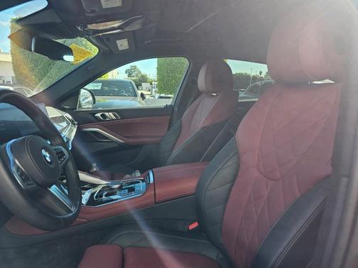 2025 BMW X6 xDrive40i