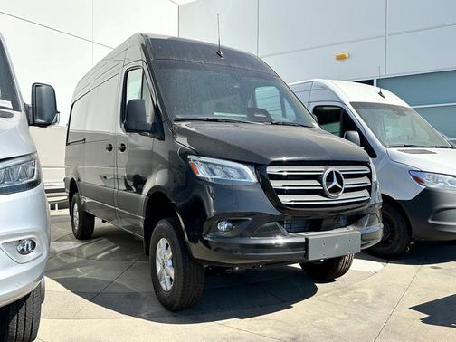 2025 Mercedes-Benz Sprinter 2500 144 WB Standard Roof Crew