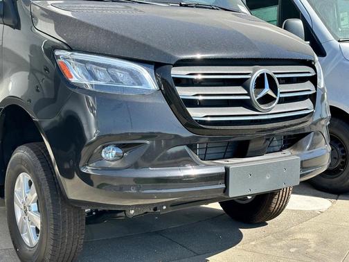 2025 Mercedes-Benz Sprinter 2500 144 WB Standard Roof Crew