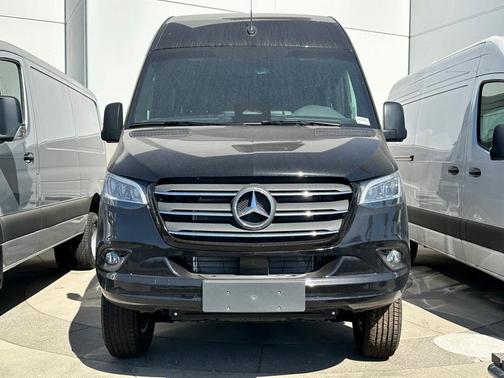 2025 Mercedes-Benz Sprinter 2500 144 WB Standard Roof Crew