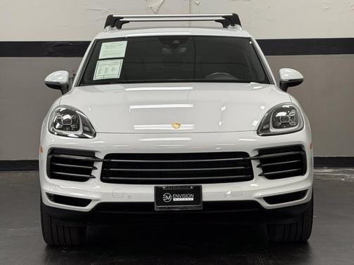 Carrara White Metallic 2022 Porsche Cayenne