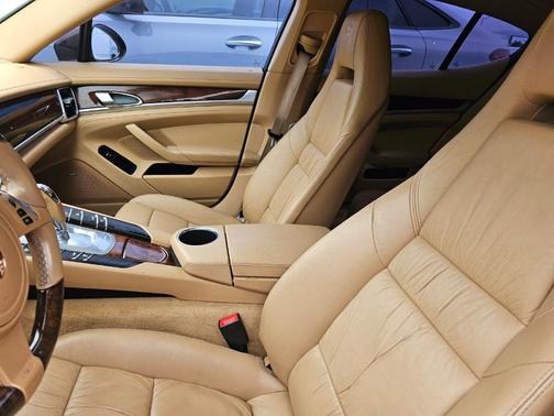 2011 Porsche Panamera 