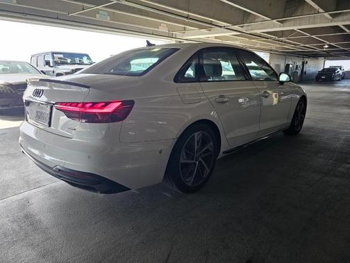 2023 Audi A4 45 S line Prestige