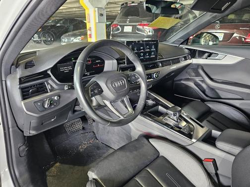 2023 Audi A4 45 S line Prestige