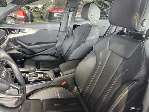 2023 Audi A4 45 S line Prestige