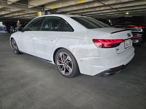 2023 Audi A4 45 S line Prestige