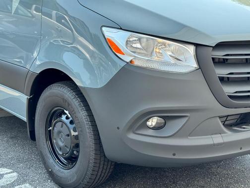 2025 Mercedes-Benz Sprinter 2500 High Roof