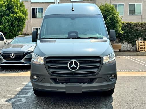 2025 Mercedes-Benz Sprinter 2500 High Roof