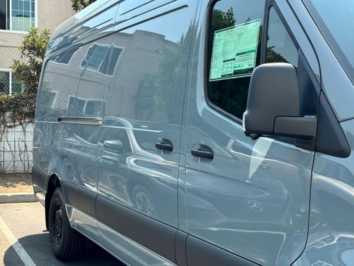 2025 Mercedes-Benz Sprinter 2500 High Roof