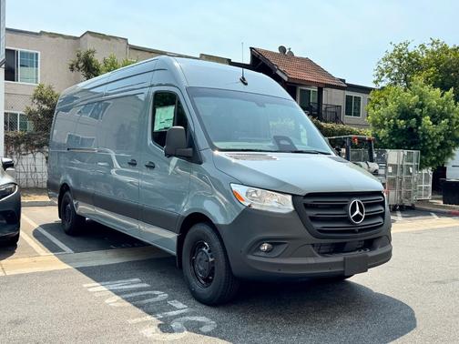 2025 Mercedes-Benz Sprinter 2500 High Roof