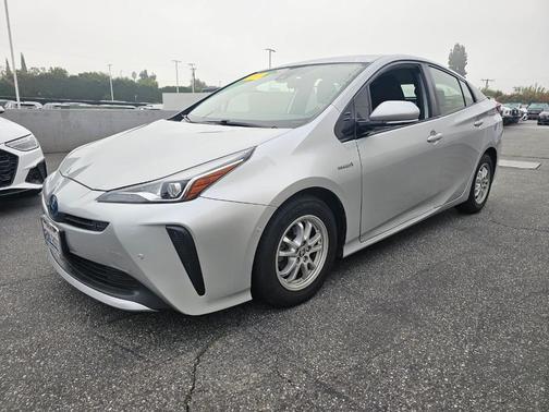2020 Toyota Prius LE