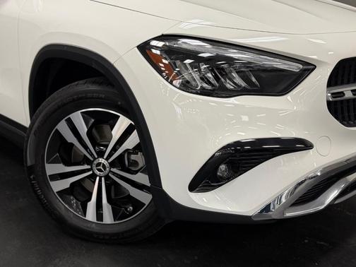Polar White 2026 Mercedes-Benz GLA 250 Base
