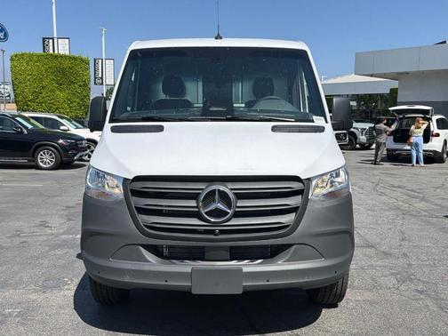Arctic White 2026 Mercedes-Benz Sprinter 2500 Standard Roof
