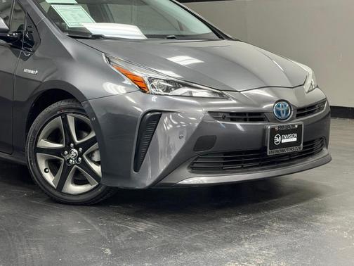 Magnetic Gray Metallic 2019 Toyota Prius XLE