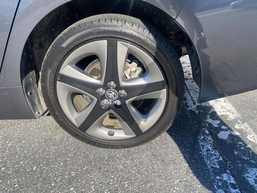 Magnetic Gray Metallic 2019 Toyota Prius XLE