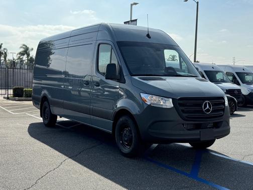 2026 Mercedes-Benz Sprinter 2500 High Roof