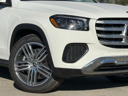 2026 Mercedes-Benz GLS 450 4MATIC