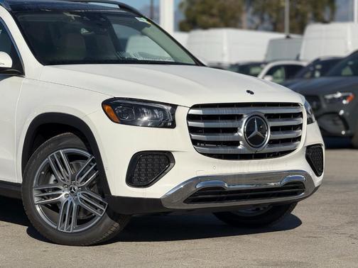 2026 Mercedes-Benz GLS 450 4MATIC