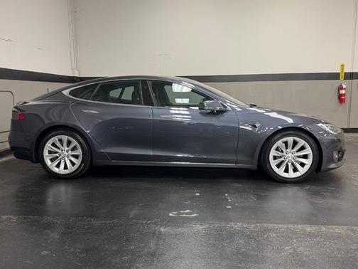 2017 Tesla Model S 75D