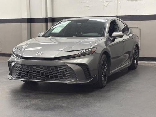 Metal 2025 Toyota Camry SE