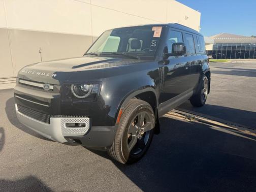 2023 Land Rover Defender 110 SE