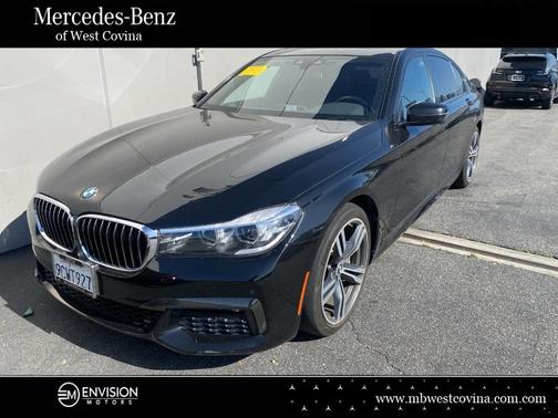 Black Sapphire Metallic 2019 BMW 740 i