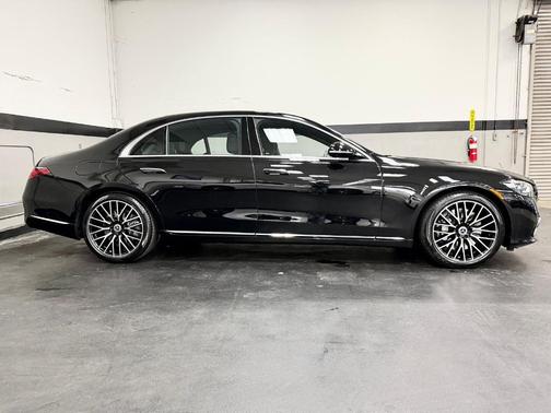 Obsidian Black 2025 Mercedes-Benz S-Class S 580 4MATIC