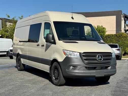 2025 Mercedes-Benz Sprinter 2500 High Roof