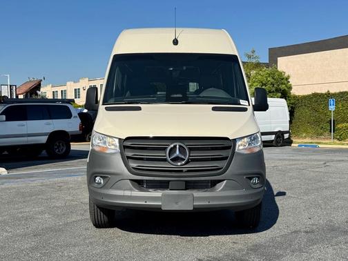 2025 Mercedes-Benz Sprinter 2500 High Roof