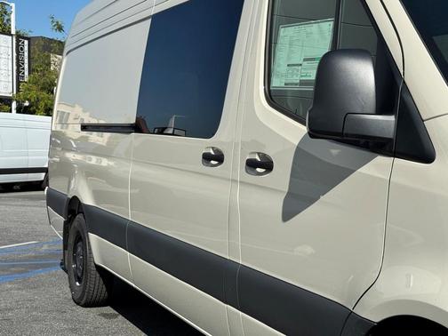 2025 Mercedes-Benz Sprinter 2500 High Roof