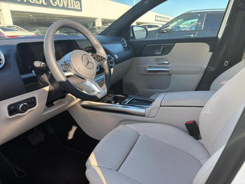 2025 Mercedes-Benz GLA 250 Base