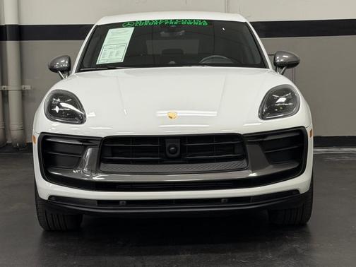 2023 Porsche Macan T