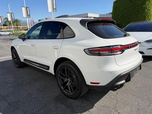 2023 Porsche Macan T
