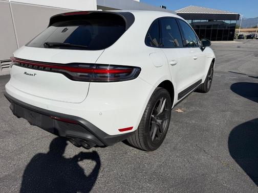 2023 Porsche Macan T