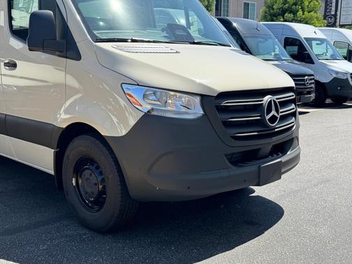 2025 Mercedes-Benz Sprinter 2500 High Roof