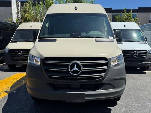 2025 Mercedes-Benz Sprinter 2500 High Roof