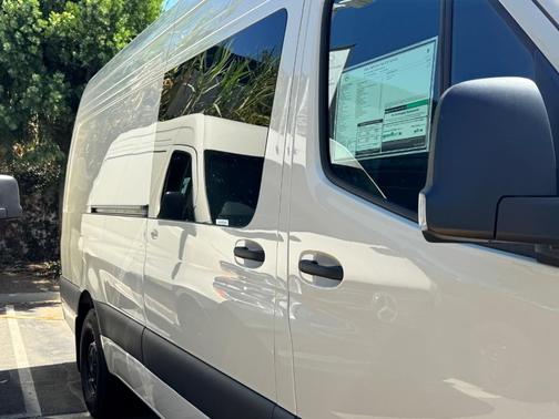 2025 Mercedes-Benz Sprinter 2500 High Roof
