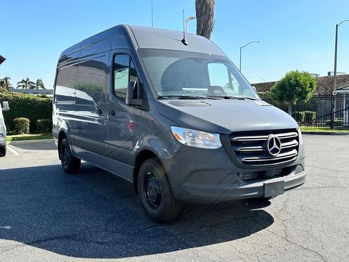 2025 Mercedes-Benz Sprinter 2500 Standard Roof
