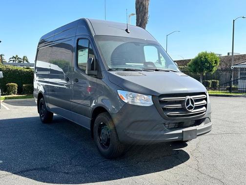 2025 Mercedes-Benz Sprinter 2500 Standard Roof