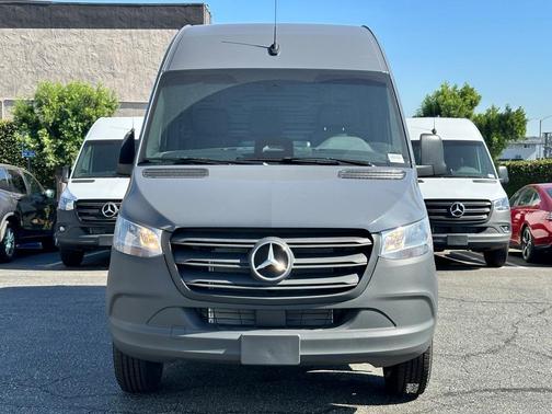 2025 Mercedes-Benz Sprinter 2500 Standard Roof