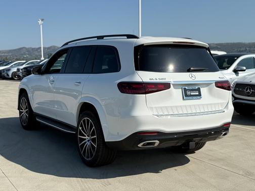 2026 Mercedes-Benz GLS 580