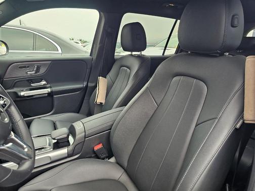 2023 Mercedes-Benz EQB 300 Base 4MATIC