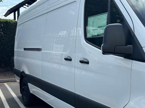 2025 Mercedes-Benz Sprinter 2500 High Roof